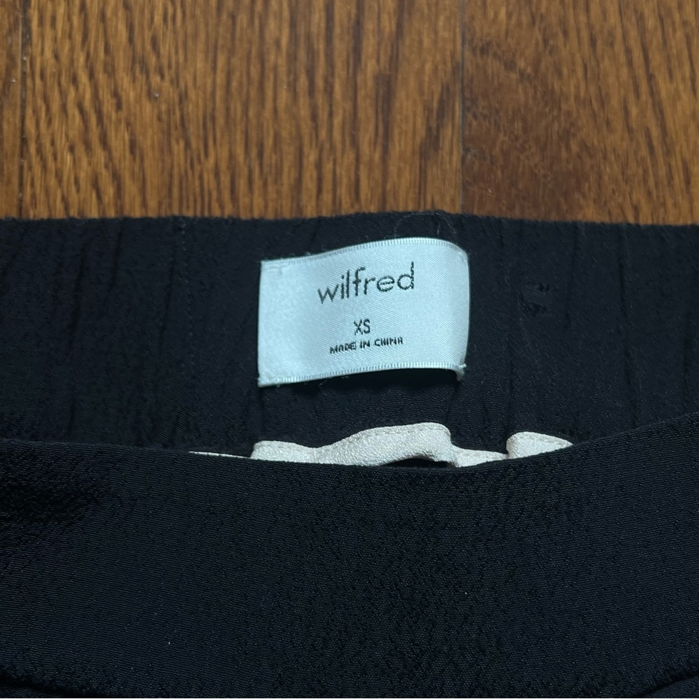 Aritzia Wilfred Faun Pant Long Black Crepe Flowy Trousers - Size XS - Picture 10 of 13